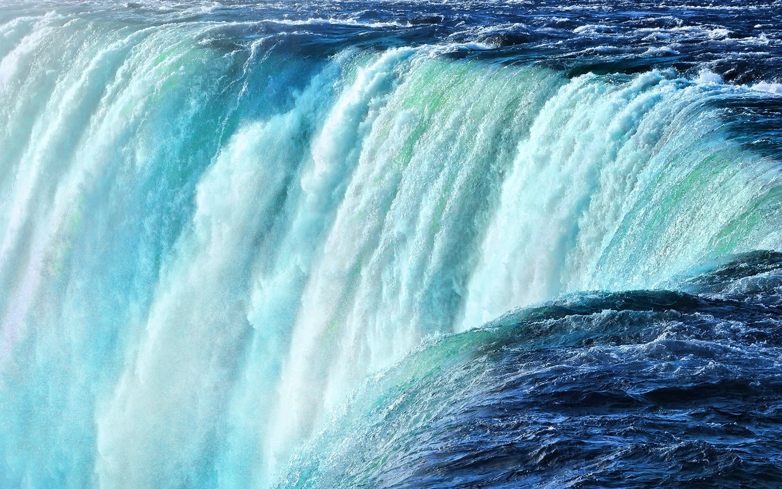 Une chute d'eau qui vous plonge dans le surround